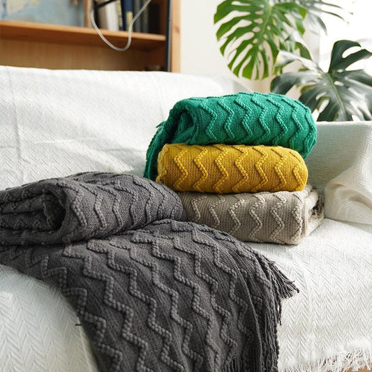 Bea Homes – Chevron Throw Blanket