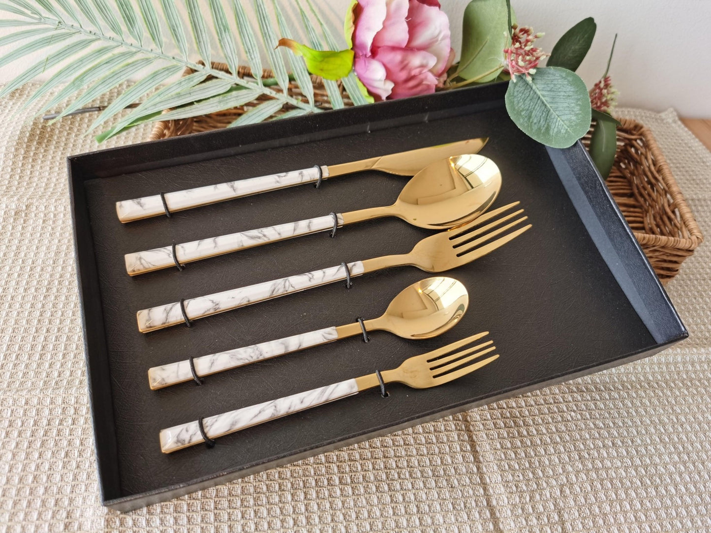 Bea Homes - 5 Piece Marble Cutlery Set for a Timeless Dining Experience - Bea Homes