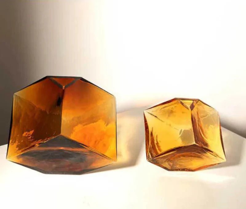 Bea Homes – Balanced Glass Vase - Bea Homes