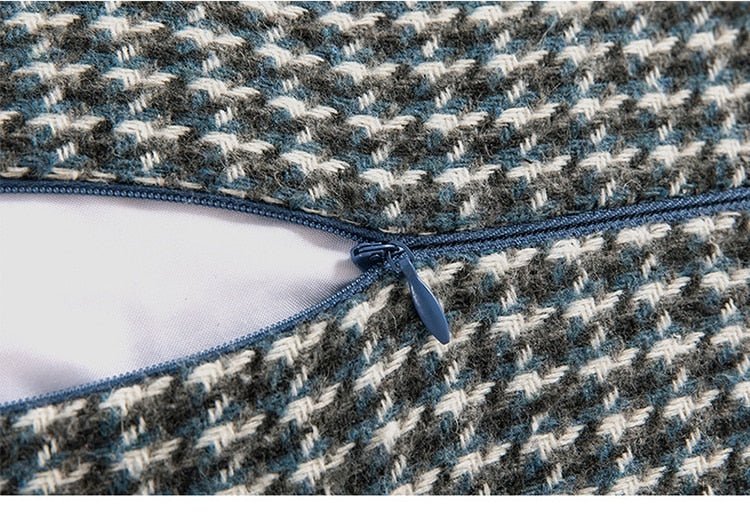 Bea Homes - Classic Houndstooth Pillow Cover for Timeless Elegance - Bea Homes