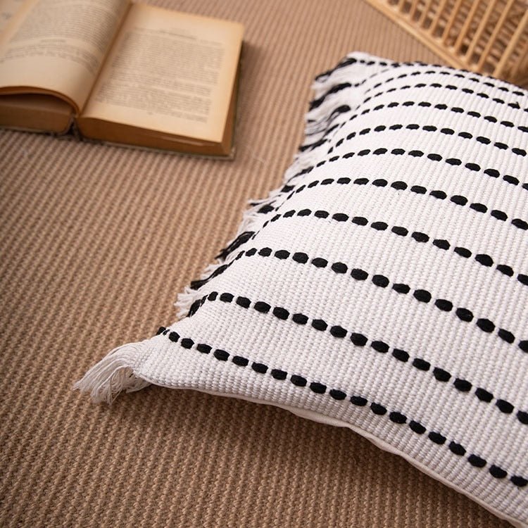 Bea Homes – Contrast Stitch Pillow Cover - Bea Homes