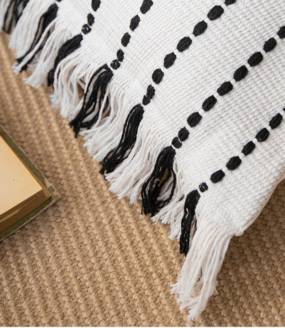 Bea Homes – Contrast Stitch Pillow Cover - Bea Homes