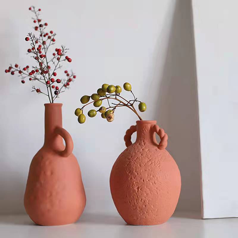 Bea Homes – Textured Ceramic Vase - Bea Homes